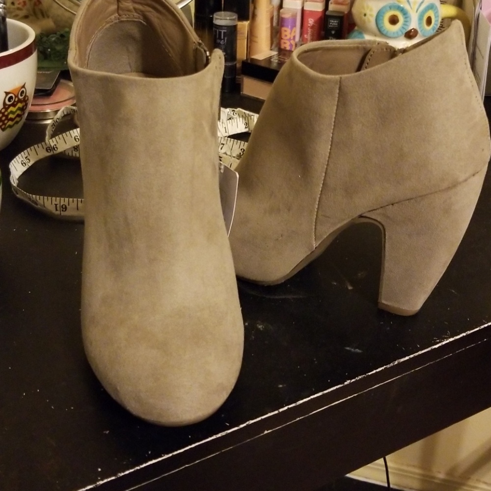 Taupe heeled booties